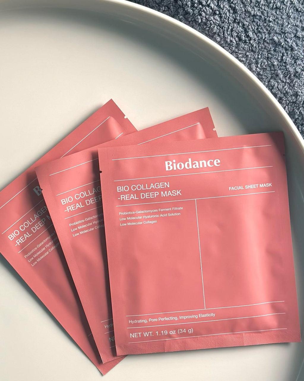 Hydrating Overnight Hydrogel Mask by BIODANCE